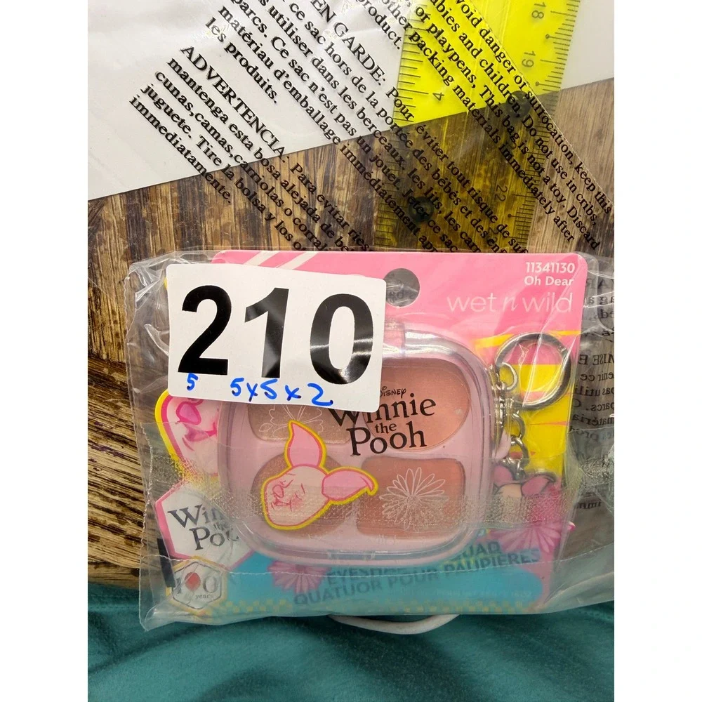 Wet n Wild Unisex Disney Winnie Pooh Oh Dear Eyeshadow Quad Piglet Keychain New‎